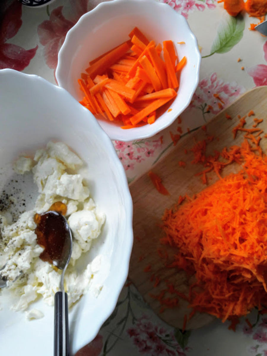 Bagel mit Karotten-Frischkäse und Rucola gefüllt zur kochbar Challenge Februar 2021 - Rezept - Bild Nr. 20