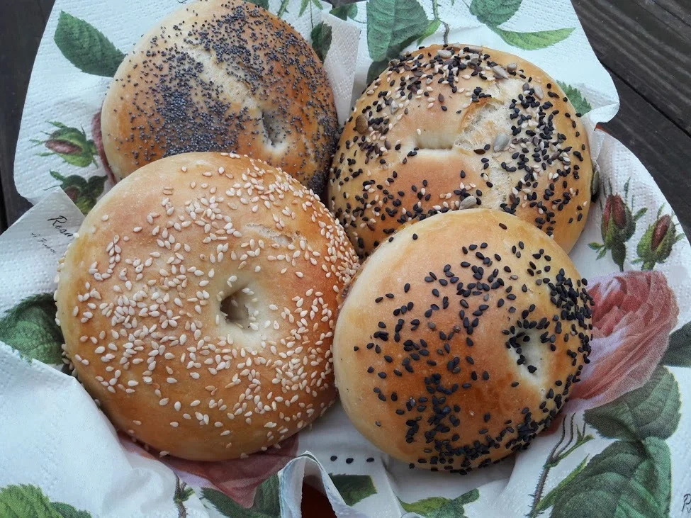 Bagel mit Karotten-Frischkäse und Rucola gefüllt zur kochbar Challenge Februar 2021 - Rezept - Bild Nr. 24