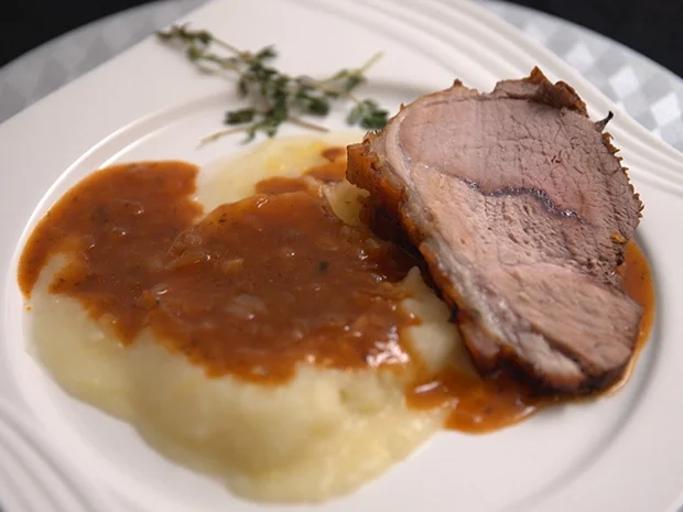 Rezept: Thüringer Klöße halb & halb mit Duroc-Krustenbraten und Selleriesalat Bild Nr. 2 Thüringer Klöße halb & halb mit Duroc-Krustenbraten und Selleriesalat - Rezept - Bild Nr. 2