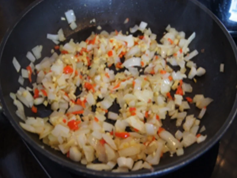 Herzhafte Wirsingpfanne mit Baby-Pellkartoffeln - Rezept - Bild Nr. 7