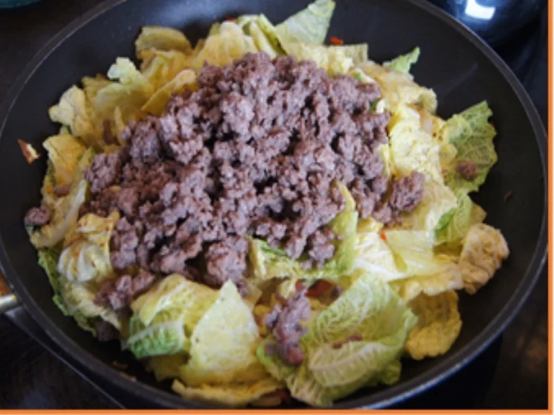 Herzhafte Wirsingpfanne mit Baby-Pellkartoffeln - Rezept - Bild Nr. 10