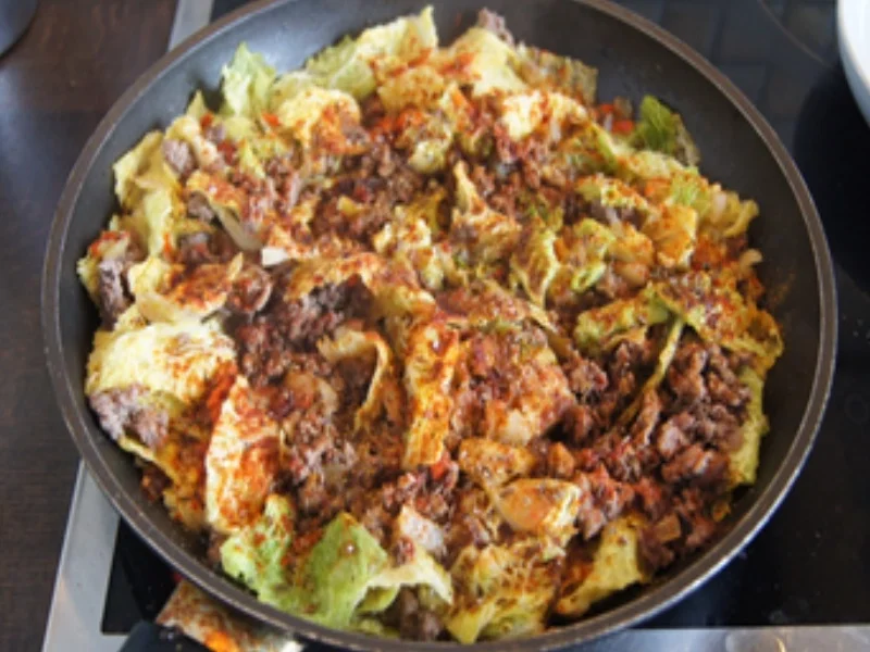 Herzhafte Wirsingpfanne mit Baby-Pellkartoffeln - Rezept - Bild Nr. 12