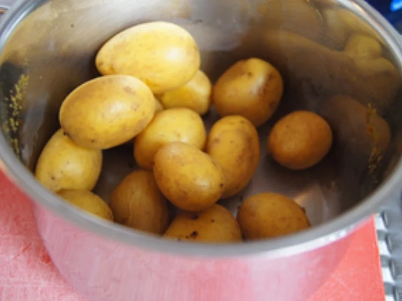 Herzhafte Wirsingpfanne mit Baby-Pellkartoffeln - Rezept - Bild Nr. 14