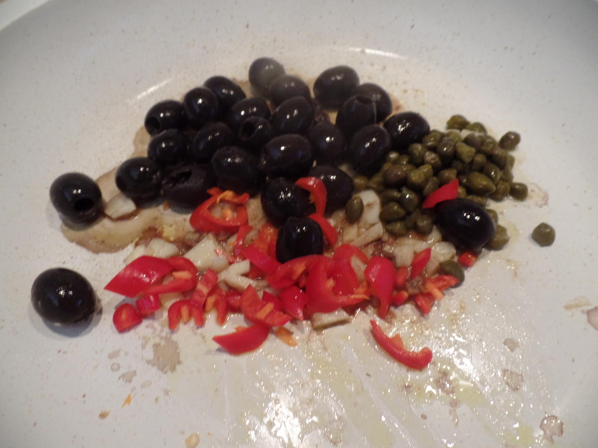 Spaghetti mit Oliven und Kapern - einfach - von Sheeva1960 Spaghetti mit Oliven und Kapern - einfach - von Sheeva1960