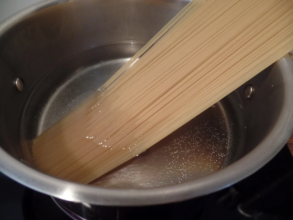 Rezept: Spaghetti mit Oliven und Kapern Bild Nr. 13508 Spaghetti mit Oliven und Kapern - Rezept - Bild Nr. 13508