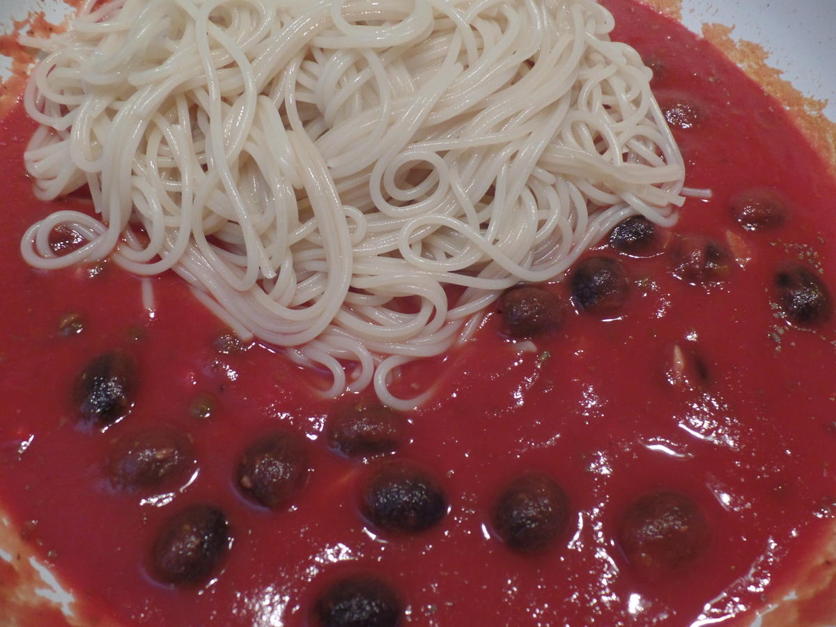 Spaghetti mit Oliven und Kapern - Rezept - Bild Nr. 13509