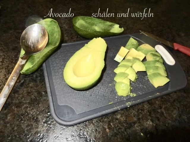 Salat mit Avocado und Granatapfel - Rezept - Bild Nr. 3