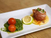 Jakobsmuschel im Serranomantel auf hessischem Speckpfanneküchlein - Rezept - Bild Nr. 2