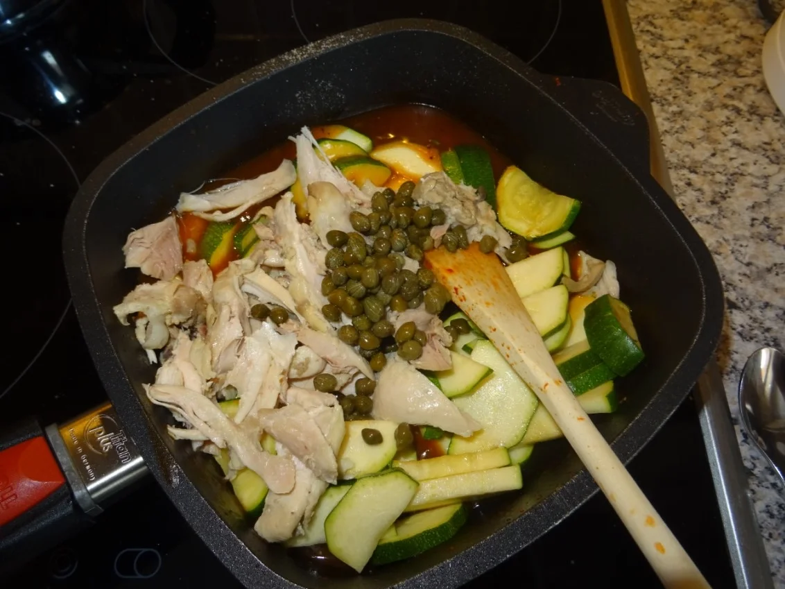 Rezept: Zucchini-Hähnchen-Ragout Bild Nr. 6 Zucchini-Hähnchen-Ragout - Rezept - Bild Nr. 6