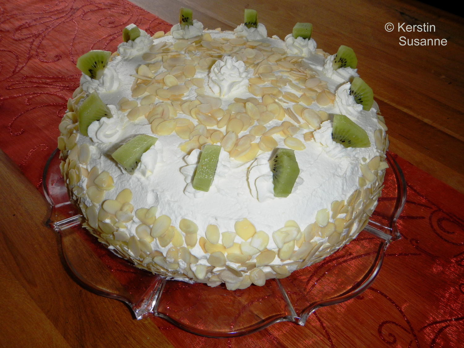 Kiwi-Sahne-Torte - Rezept mit Bild - kochbar.de