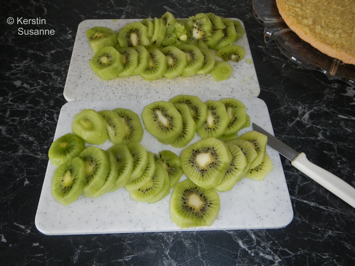 Rezept: Kiwi-Sahne-Torte Bild Nr. 9 Kiwi-Sahne-Torte - Rezept - Bild Nr. 9