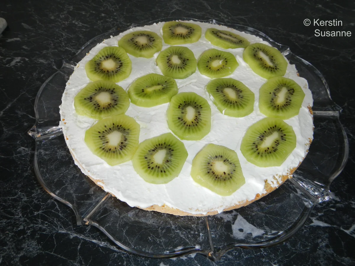 Rezept: Kiwi-Sahne-Torte Bild Nr. 10 Kiwi-Sahne-Torte - Rezept - Bild Nr. 10