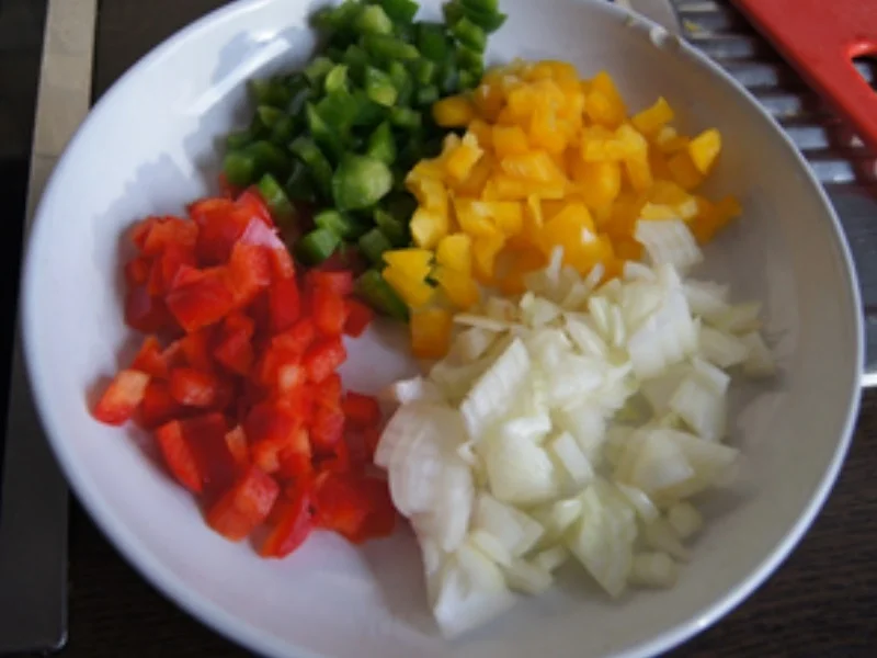 Hähnchenbrustfiletspieße mit pikanter Sauce und Paprika-Basmatireis - Rezept - Bild Nr. 12