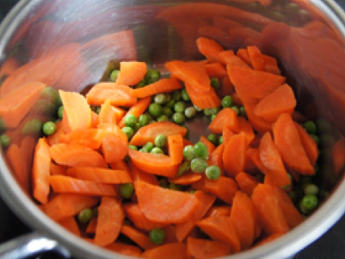 Schlemmerfilet mit Erbsen-Möhren-Gemüse und Kartoffelstampf - Rezept - Bild Nr. 7