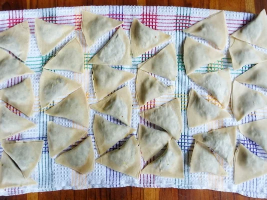 Gefüllte Teigtaschen – Thailändische Hochzeitsteller - Rezept - Bild Nr. 3