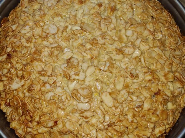 Bienenstich Quark Öl Teig - einfach - von Molly1702 Bienenstich Quark Öl Teig - einfach - von Molly1702