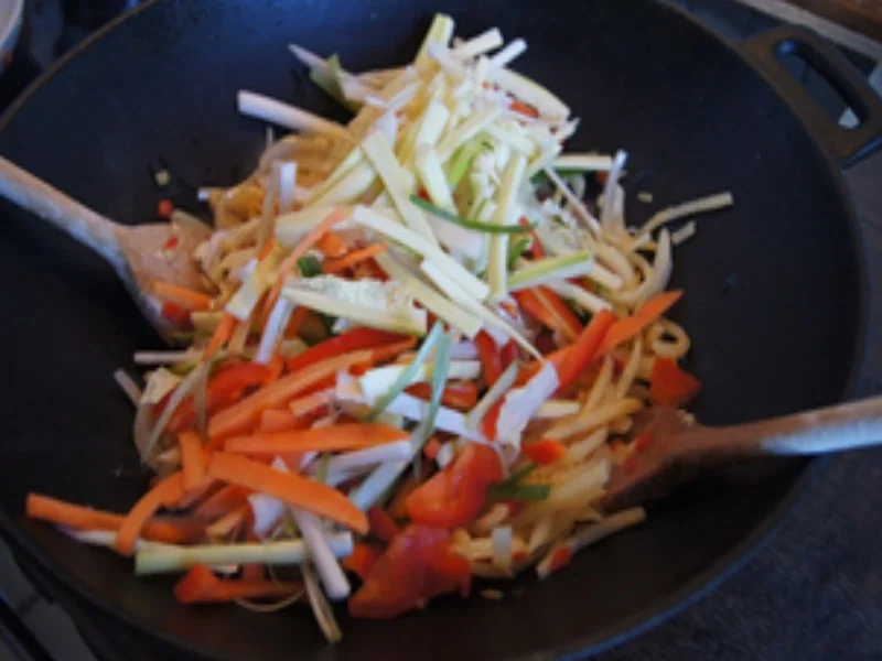 Rezept: Knusperente asiatische Art auf gebratenen Gemüse und Basmatireis Bild Nr. 19 Knusperente asiatische Art auf gebratenen Gemüse und Basmatireis - Rezept - Bild Nr. 19