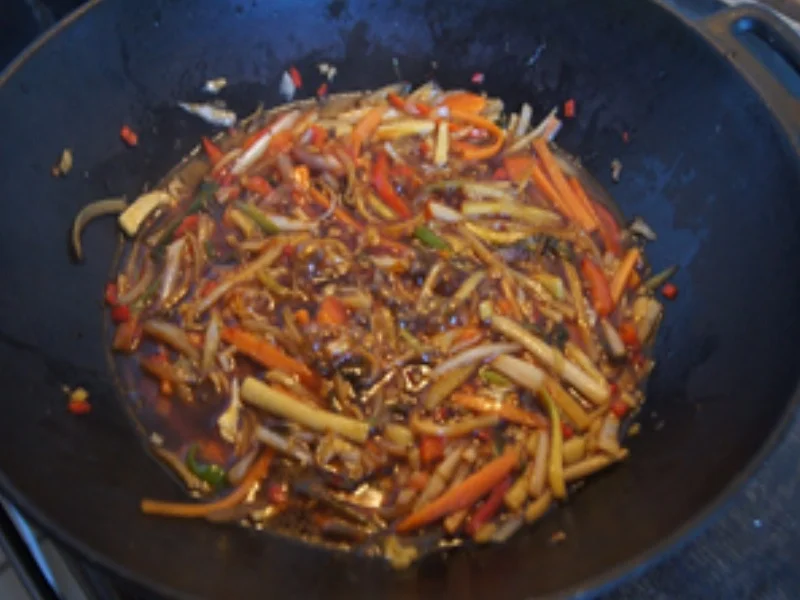 Rezept: Knusperente asiatische Art auf gebratenen Gemüse und Basmatireis Bild Nr. 21 Knusperente asiatische Art auf gebratenen Gemüse und Basmatireis - Rezept - Bild Nr. 21