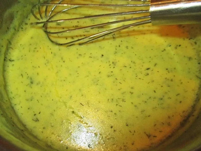 Würzige Hähnchenkeulen mit Rosenkohl und Sauce Hollandaise - Rezept - Bild Nr. 5