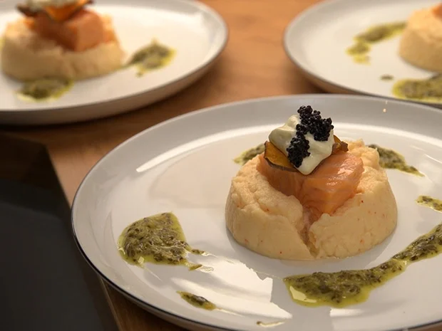 Lachsconfit auf Petersilienwurzelpüree und Kaviar - Rezept - Bild Nr. 2