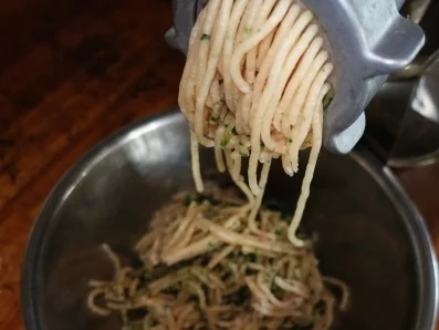 Ravioli mit Hühnerfleisch- und Gemüsefüllung – Ravoli di pollo - Rezept - Bild Nr. 6