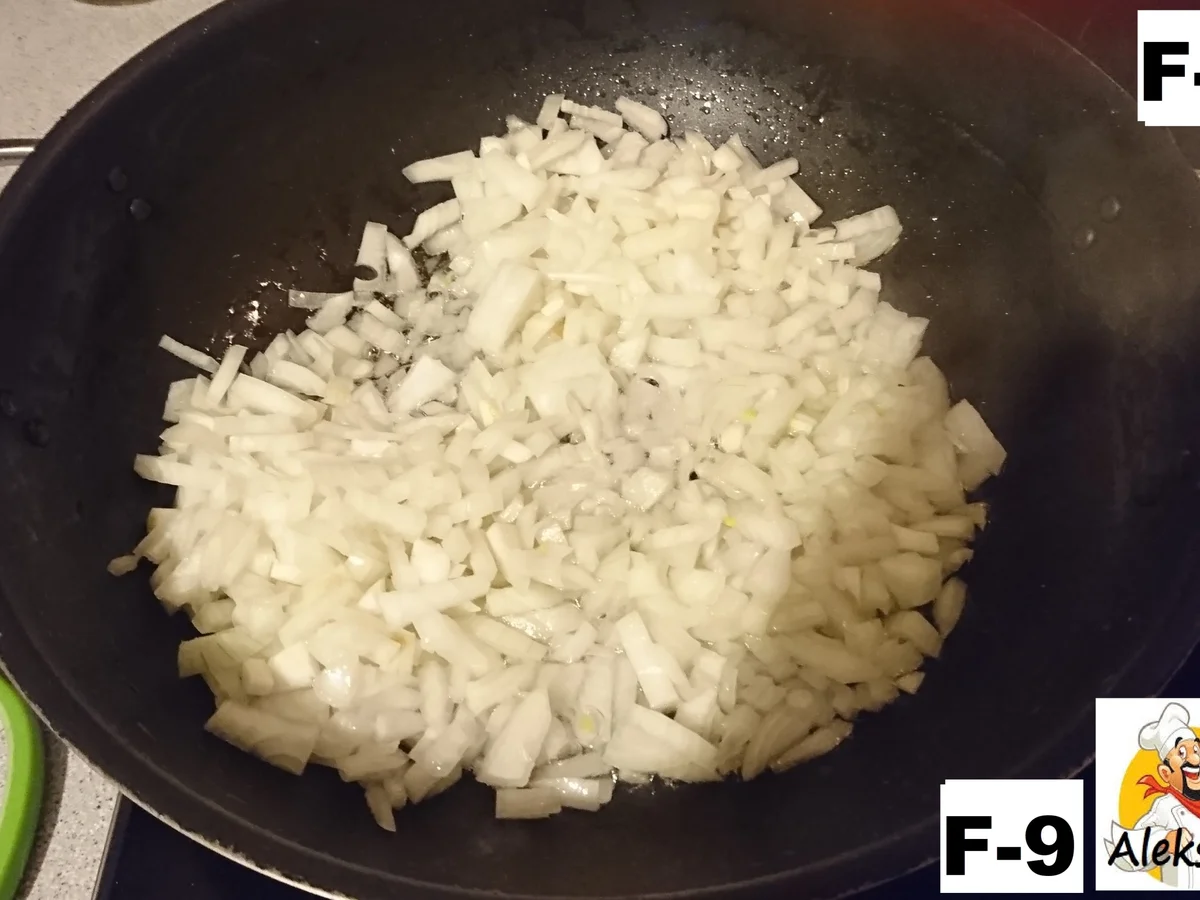 Pelmeni (russische Maultaschen) in Töpfen klassisch. - Rezept - Bild Nr. 13544