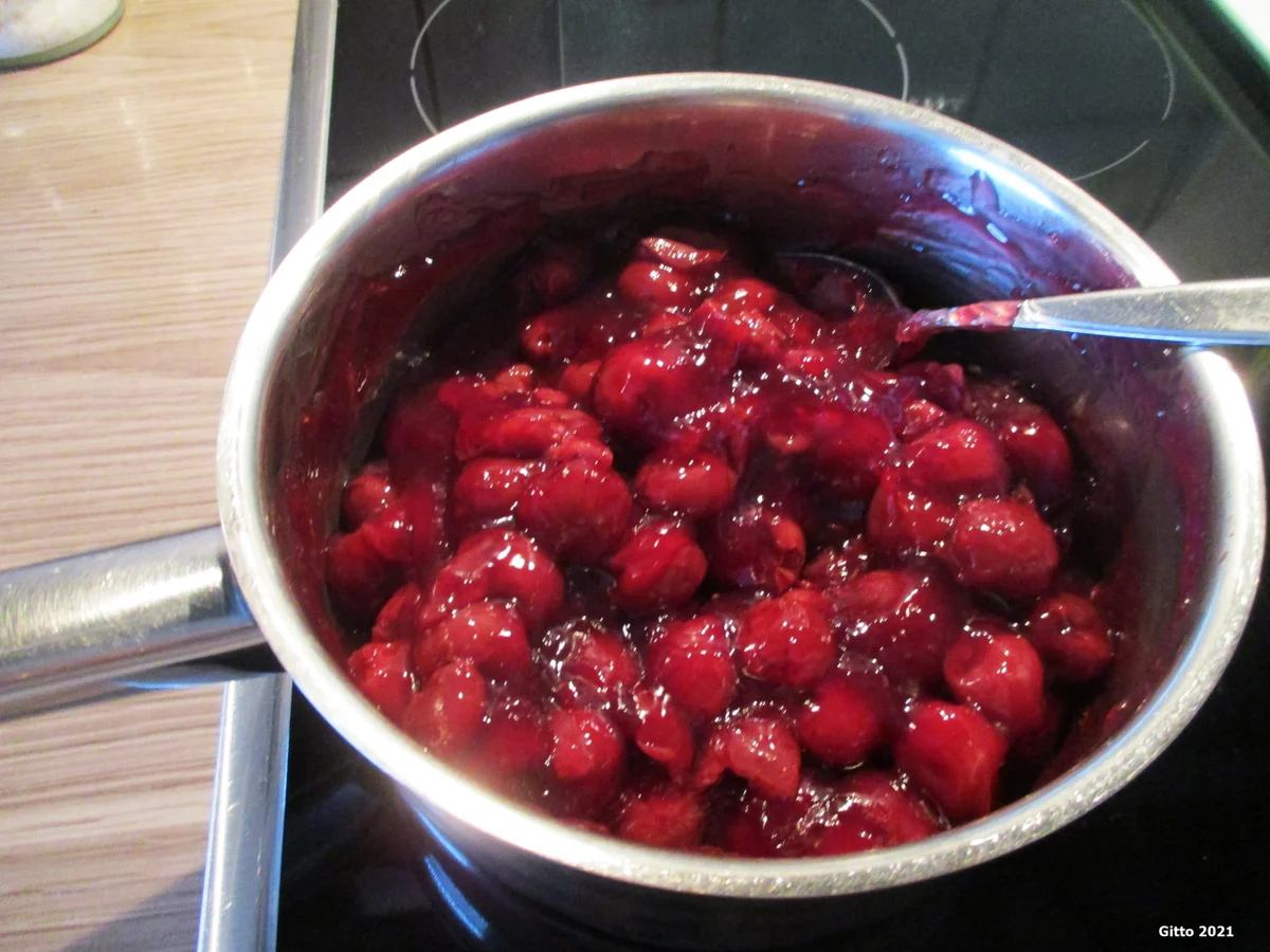 Meine Schwarzwälder Kirschtorte - Rezept - Bild Nr. 3