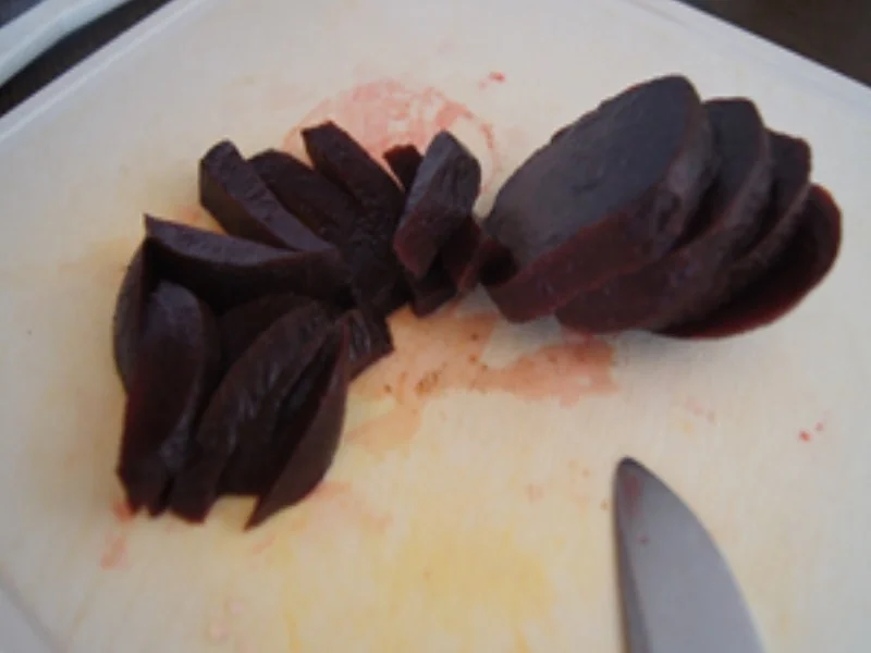 Seelachsfilet mit Rote-Bete-Salat und Möhren-Kartoffel-Stampf - Rezept - Bild Nr. 7