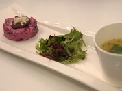 Rezept: Tatar vom Karpfen mit Karpfensuppe, dazu zweierlei Brot Bild Nr. 2 Tatar vom Karpfen mit Karpfensuppe, dazu zweierlei Brot - Rezept - Bild Nr. 2