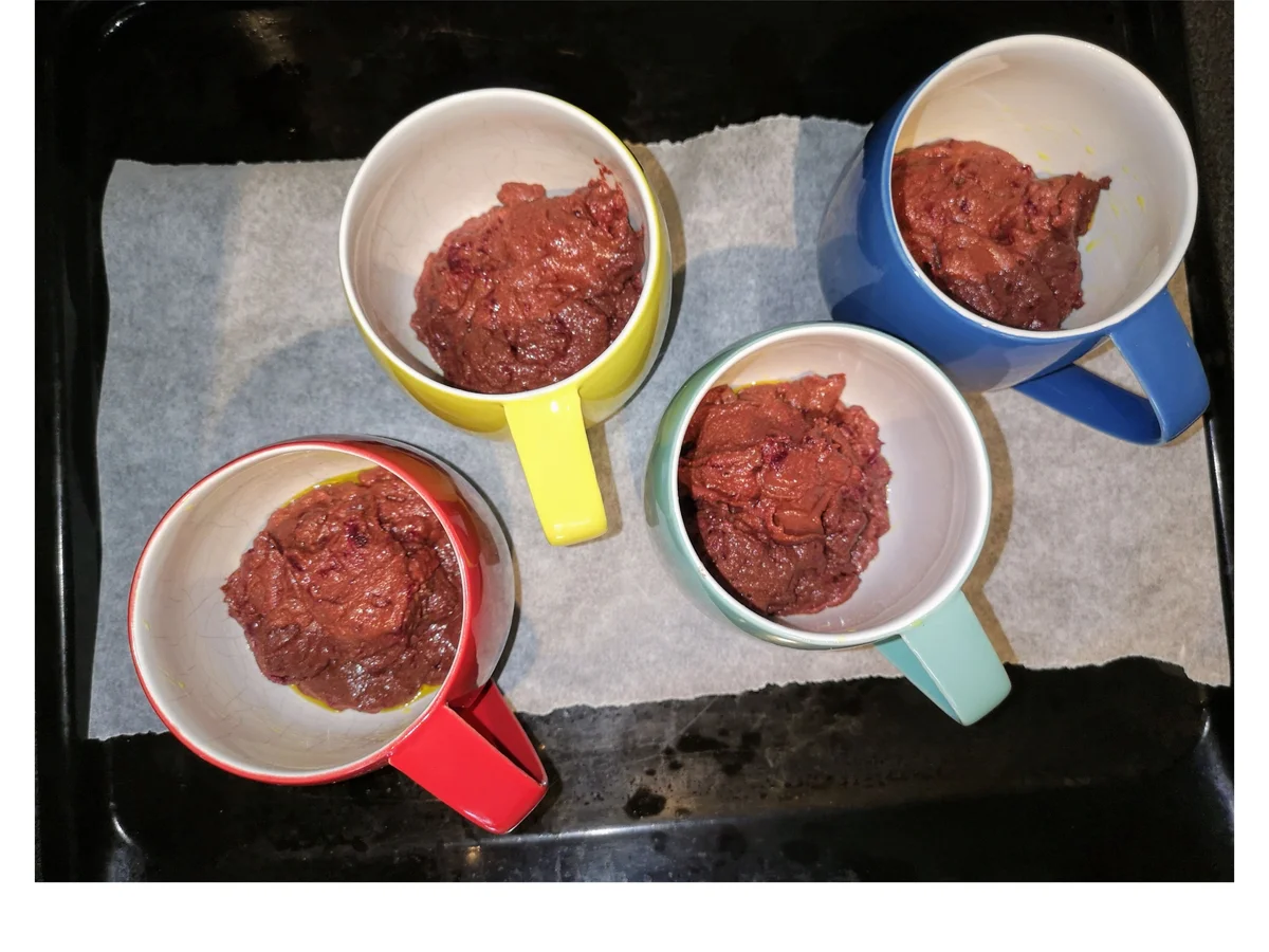 Rezept: BiNe` S ROTE BETE TASSENKUCHEN Bild Nr. 6 BiNe` S ROTE BETE TASSENKUCHEN - Rezept - Bild Nr. 6