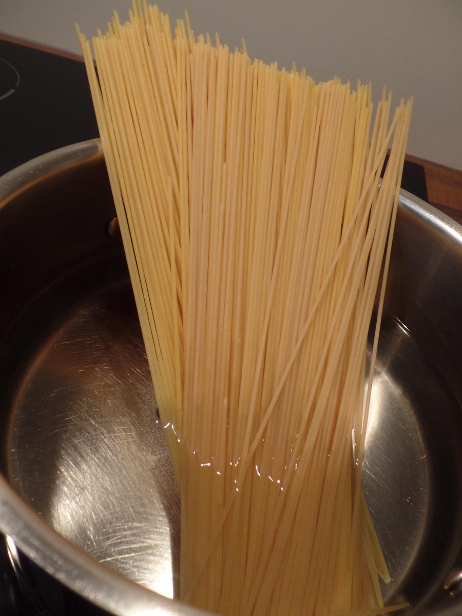 Spaghetti mit Paprikasauce - Rezept - Bild Nr. 13569