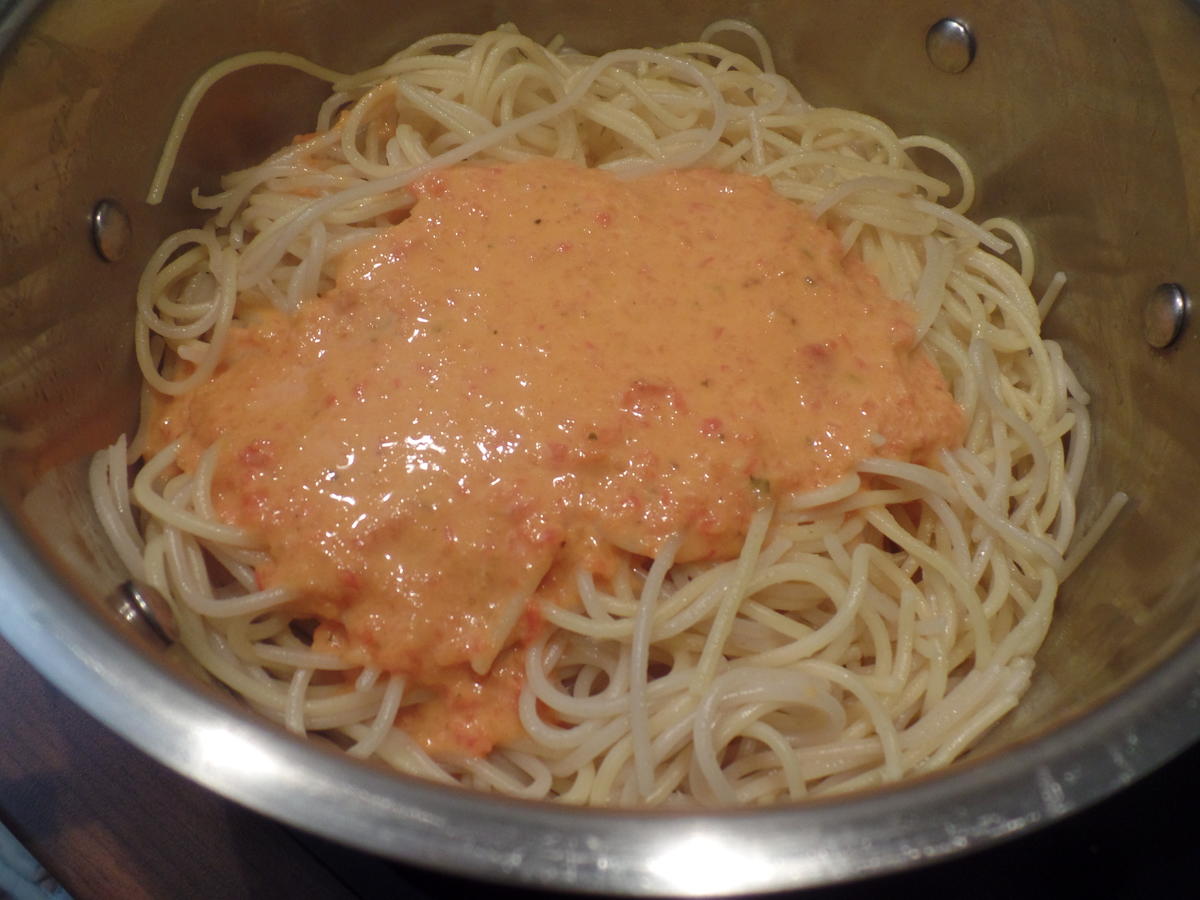 Spaghetti mit Paprikasauce - Rezept - Bild Nr. 13576