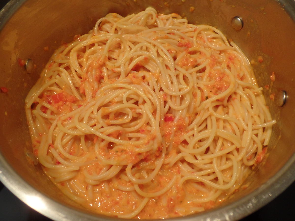 Spaghetti mit Paprikasauce - Rezept - Bild Nr. 13577