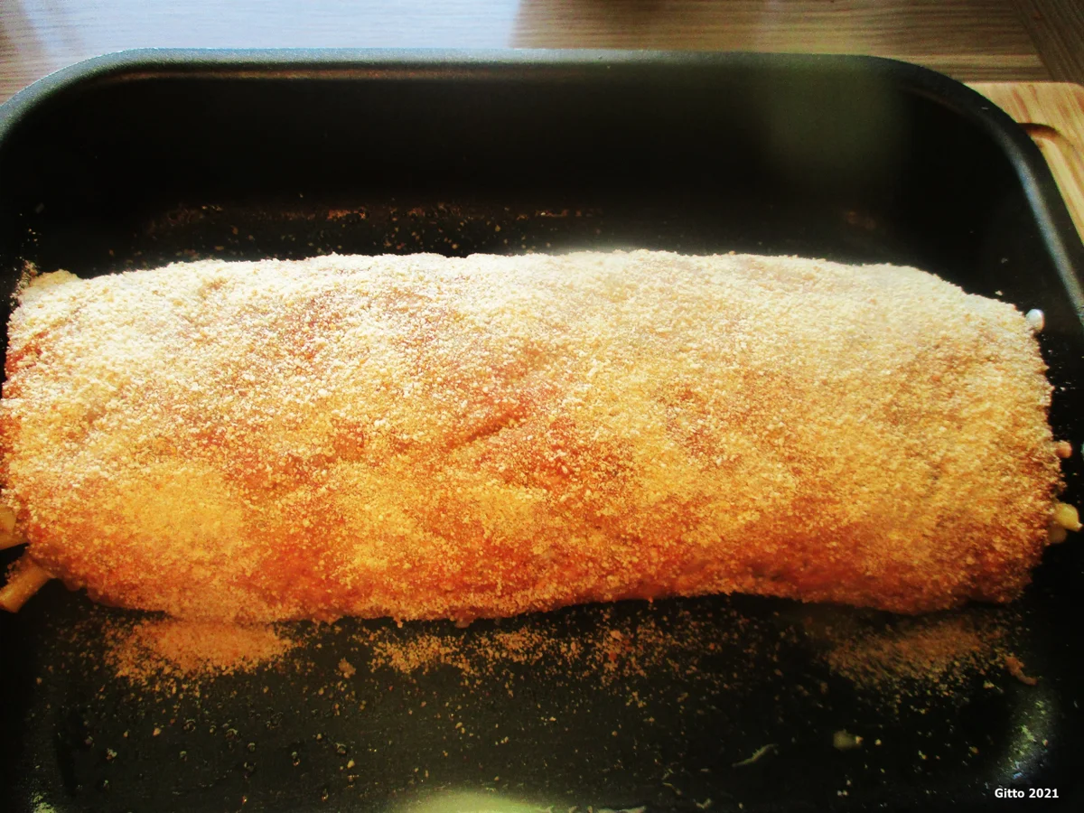 Rezept: Hackfleischrolle mit Nudelfüllung und Tomatensoße Bild Nr. 8 Hackfleischrolle mit Nudelfüllung und Tomatensoße - Rezept - Bild Nr. 8