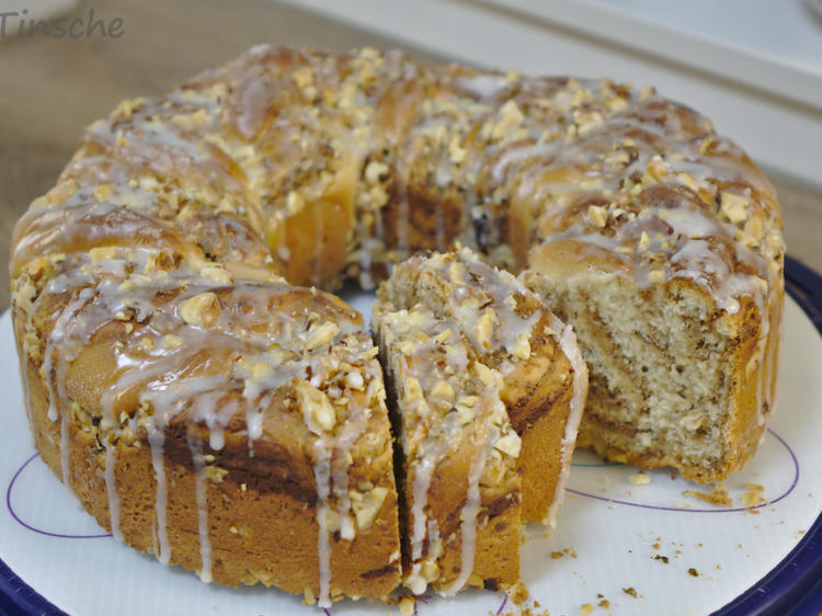 Walnuss Marzipan Hefezopf - einfach - von sTinsche