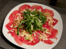 Carpaccio vom Rind mit Rucola, Parmesan und einem Honig-Senf-Dressing - Rezept - Bild Nr. 2