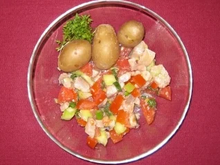 Matjessalat mit kleinen Pellkartoffeln - Rezept