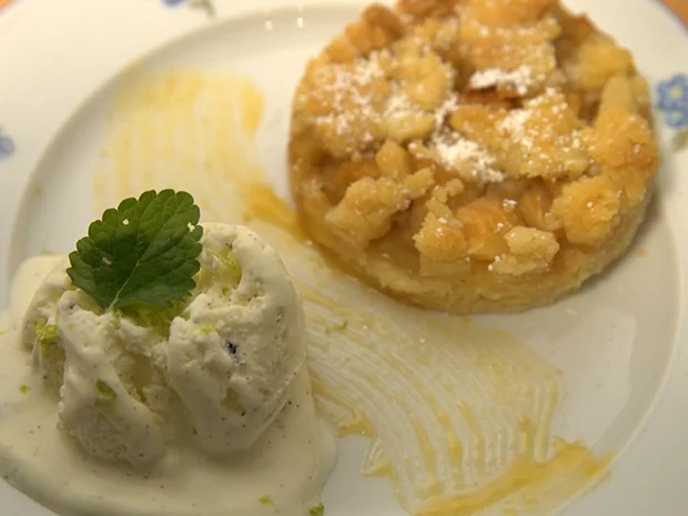 Apfelkuchen und Eis - Rezept - Bild Nr. 2