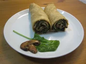 Rezept: Pfannkuchenrollen gefรผllt mit Champignons und blanchiertem Spinat Bild Nr. 2 Pfannkuchenrollen gefรผllt mit Champignons und blanchiertem Spinat - Rezept - Bild Nr. 2
