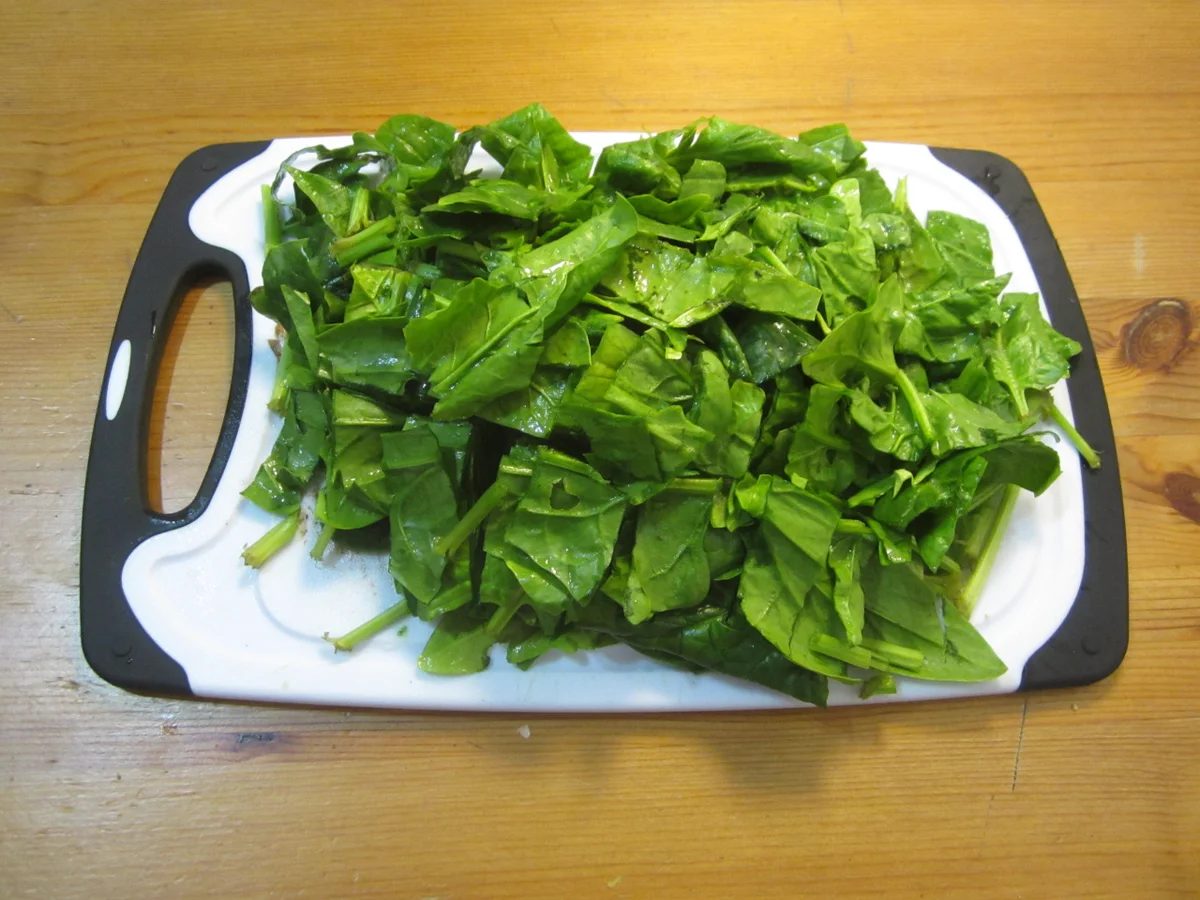 Pfannkuchenrollen gefüllt mit Champignons und blanchiertem Spinat - Rezept - Bild Nr. 4