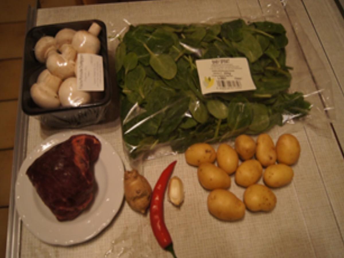 Steakhüfte mit-Babyspinat und Champignons im Wok und Pellkartoffel-Drillingen - Rezept - Bild Nr. 3