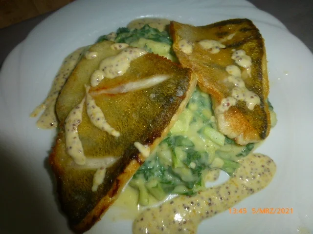 Rezept: "Zander auf Knisterfinken-Kartoffelpüree" kochbar Challenge 3.0.(2021 März) Bild Nr. 13602 "Zander auf Knisterfinken-Kartoffelpüree" kochbar Challenge 3.0.(2021 März) - Rezept - Bild Nr. 13602