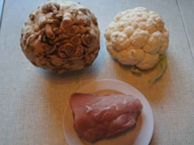 Rezept: Putenbrustfiletschnitzelchen mit Mini-Blumenkohl und Selleriestampf Bild Nr. 3 Putenbrustfiletschnitzelchen mit Mini-Blumenkohl und Selleriestampf - Rezept - Bild Nr. 3