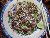 Nudelsalat mit Schinken- und Kailanstreifen ala Hongkong - Rezept - Bild Nr. 13661