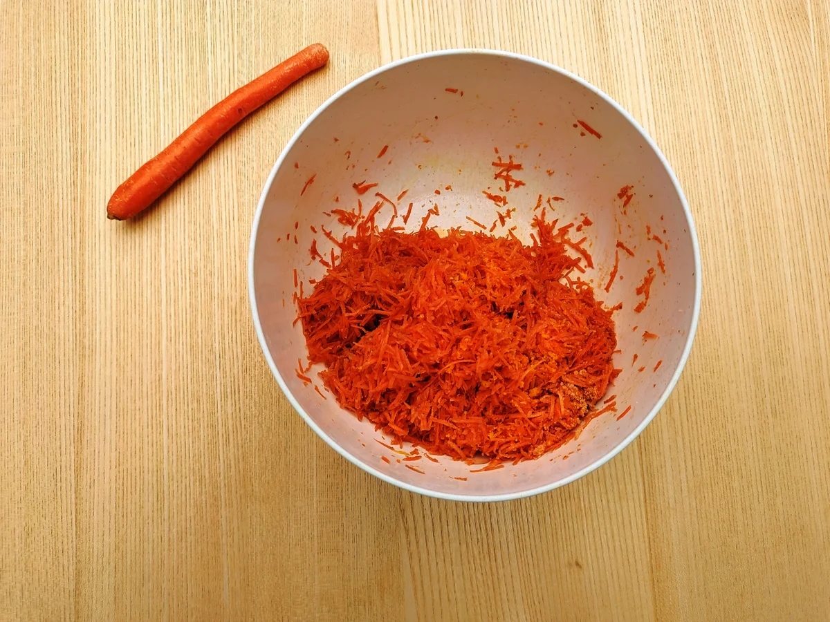 Rezept: Brot: Orangen-Karotten-Ingwer Kastenbrot mit Körnern Bild Nr. 3 Brot: Orangen-Karotten-Ingwer Kastenbrot mit Körnern - Rezept - Bild Nr. 3