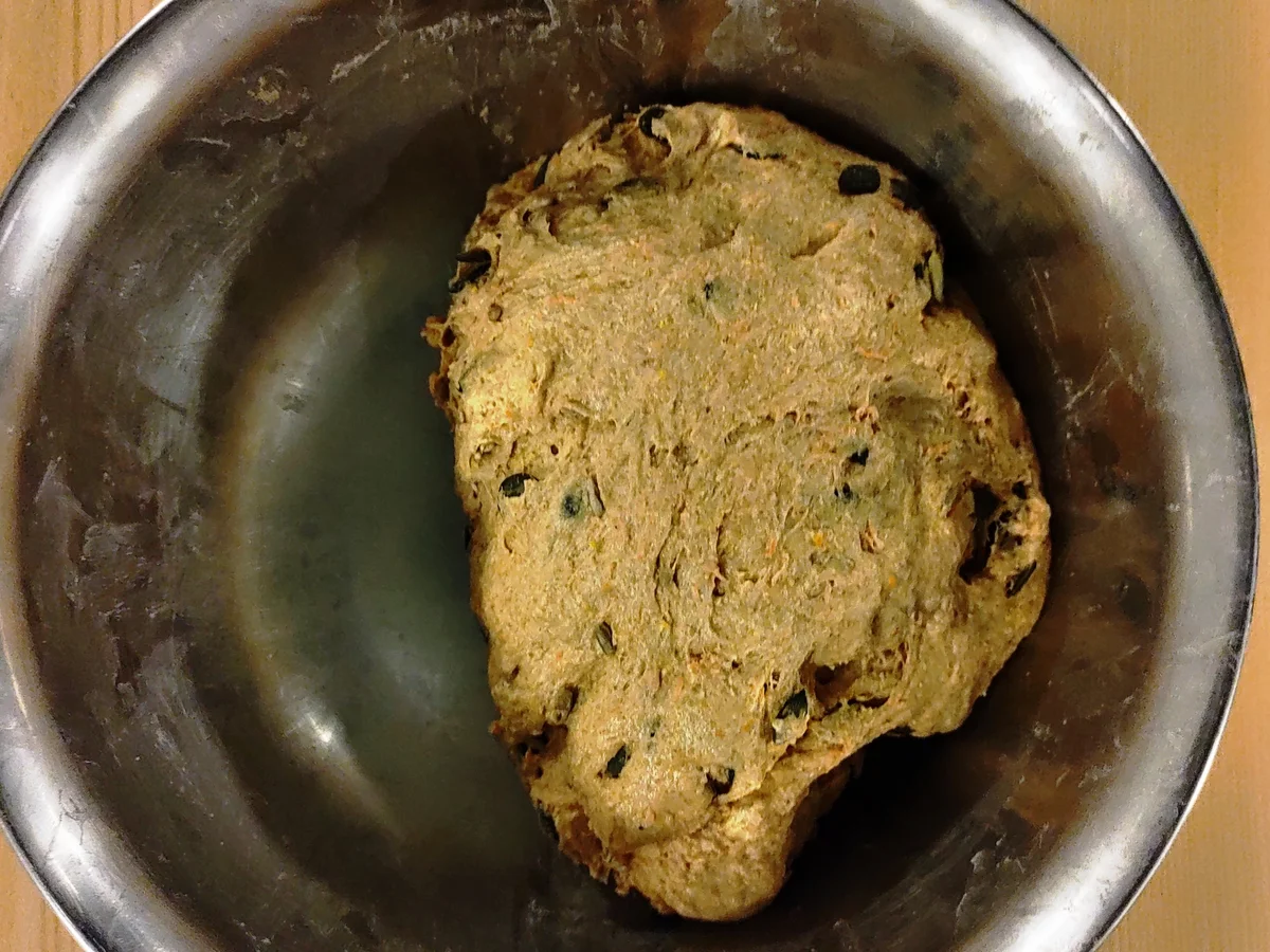 Rezept: Brot: Orangen-Karotten-Ingwer Kastenbrot mit Körnern Bild Nr. 8 Brot: Orangen-Karotten-Ingwer Kastenbrot mit Körnern - Rezept - Bild Nr. 8