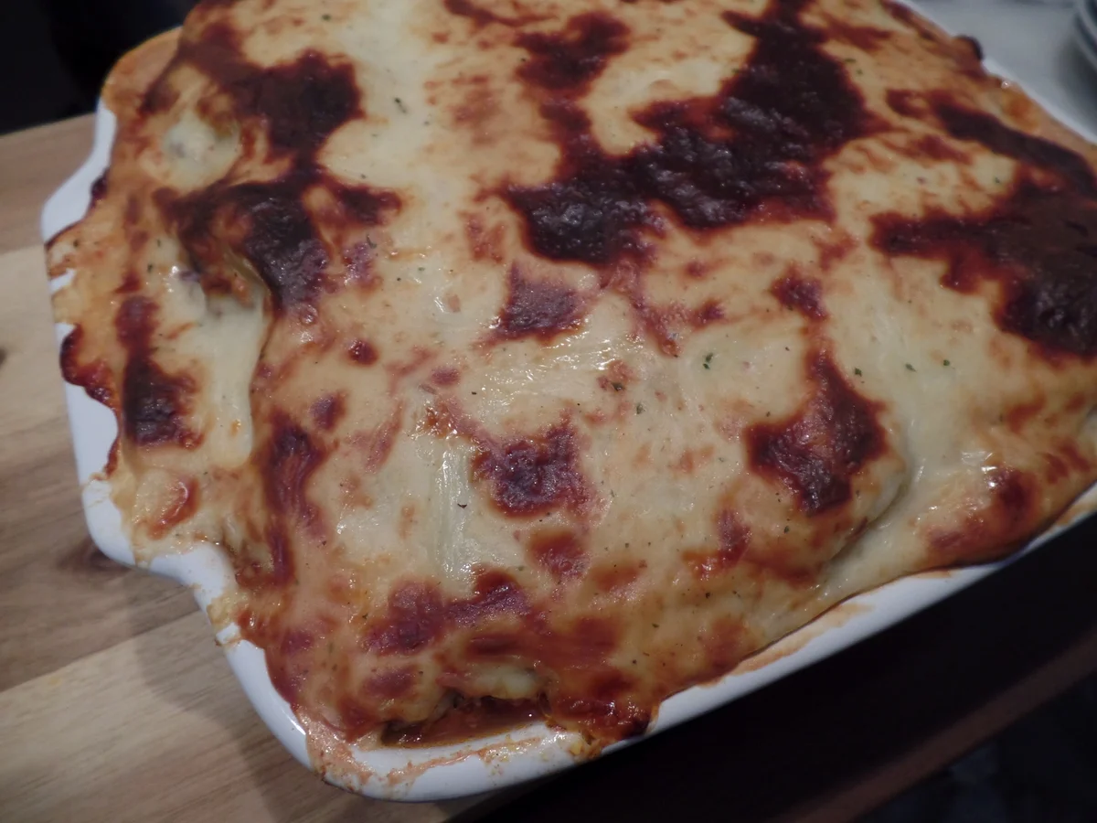 Moussaker mit Gurken und Tomatensalat - Rezept - Bild Nr. 13672