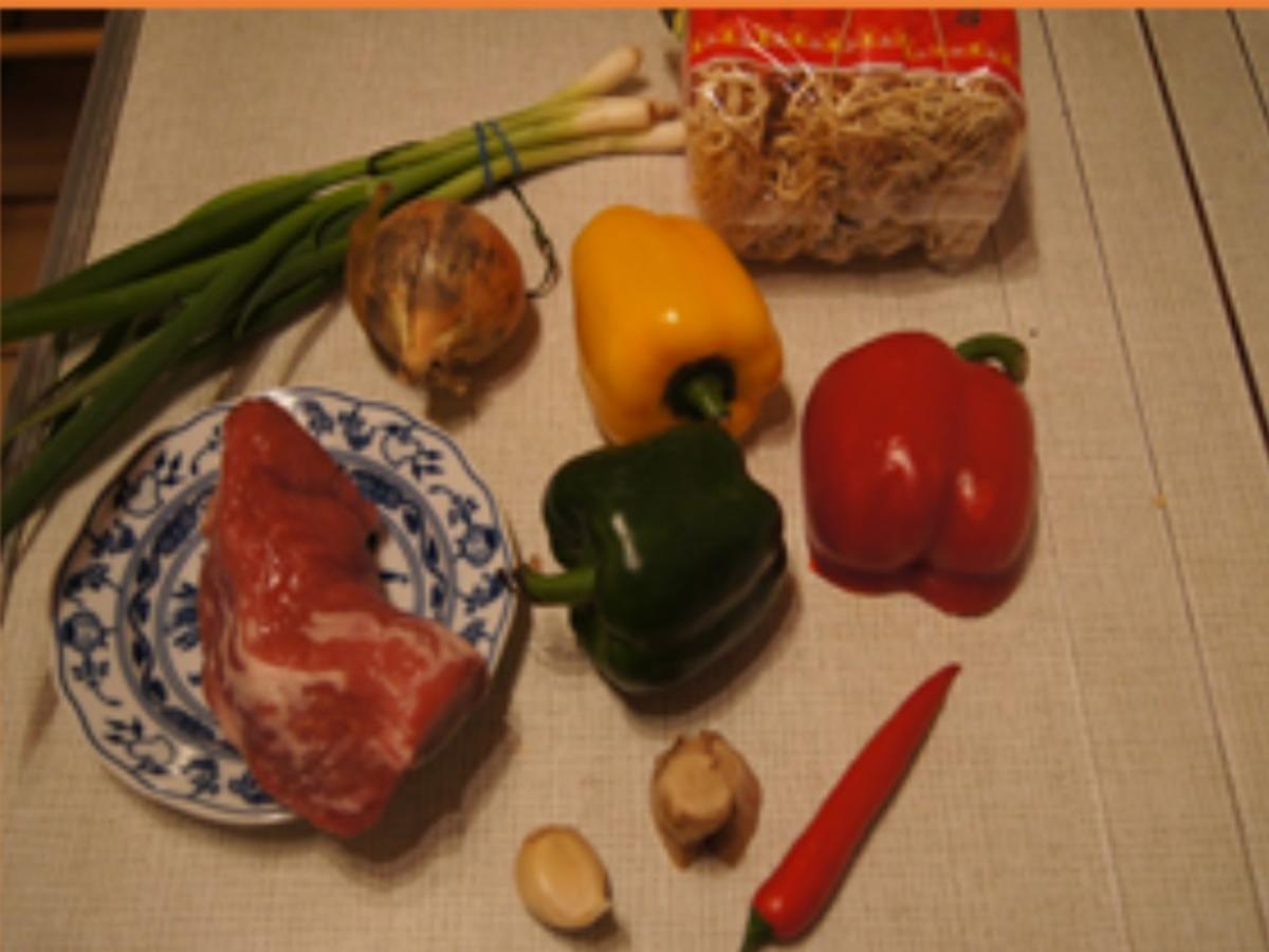 Mie-Nudeln mit Schweinefilet-Geschnetzeltem und Gemüse - Rezept - Bild Nr. 3