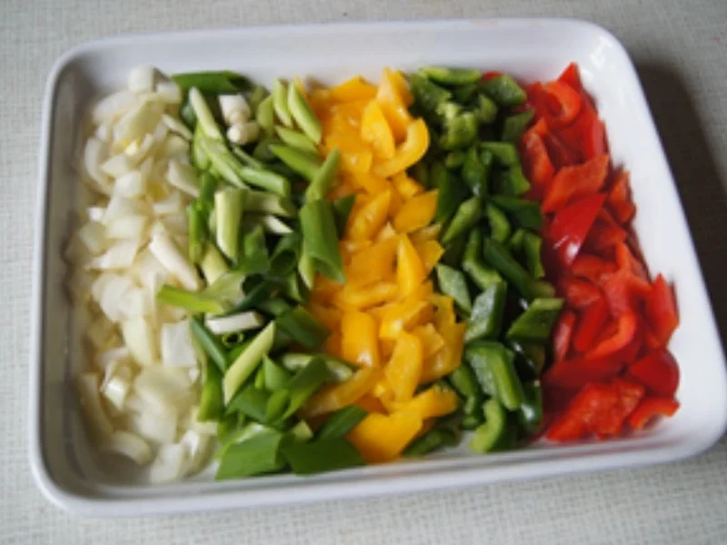 Mie-Nudeln mit Schweinefilet-Geschnetzeltem und Gemüse - Rezept - Bild Nr. 8