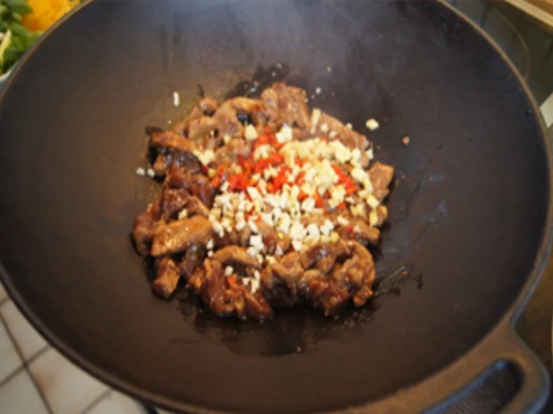 Mie-Nudeln mit Schweinefilet-Geschnetzeltem und Gemüse - Rezept - Bild Nr. 11